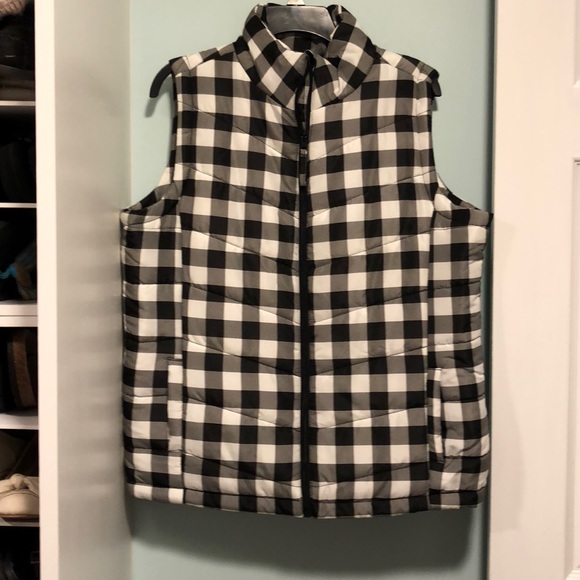 maxwell studio Jackets & Blazers - Black and white buffalo check vest